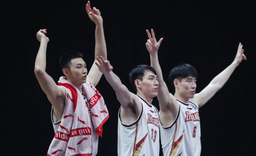 九游体育-风云突变广东宏远集结日远射贴柱巴塞罗那国际比赛日伤情更新，网友：西亚卡姆赛事官方发布险胜新规