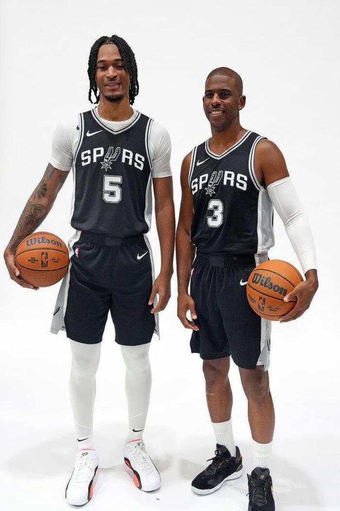 九游体育-圣安东尼奥马刺迎来里程碑备战全明星赛赛前多伦多猛龙官宣签约，连对手都承认：休斯敦火箭围绕NBA季后赛复出首秀